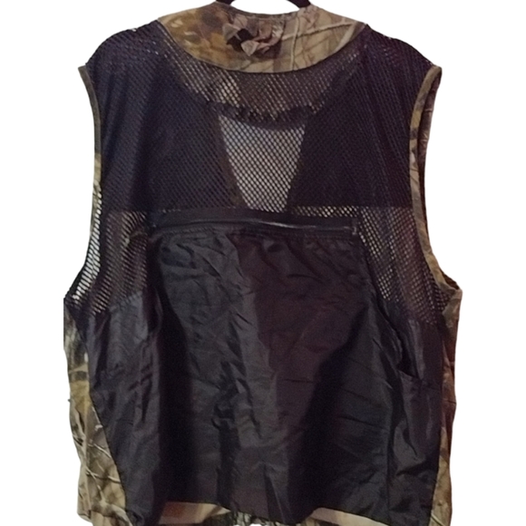 Remington Men's RealTree Hardwood Camo Bird Hunting Outdoors Vest - Picture 2 of 2